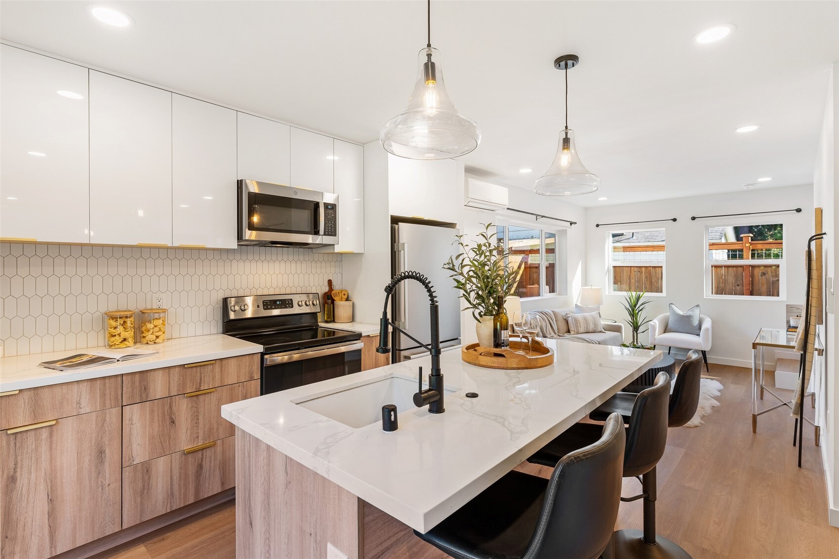 11020 17th Avenue Property Photo 6
