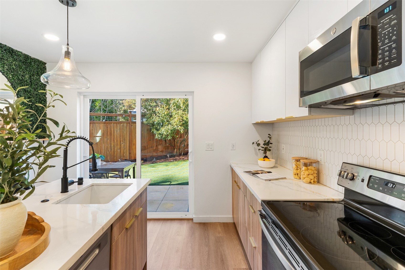 11020 17th Avenue Property Photo 7