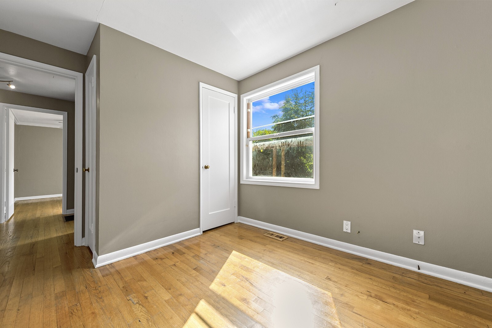 829 Ne 189th Street Property Photo 16