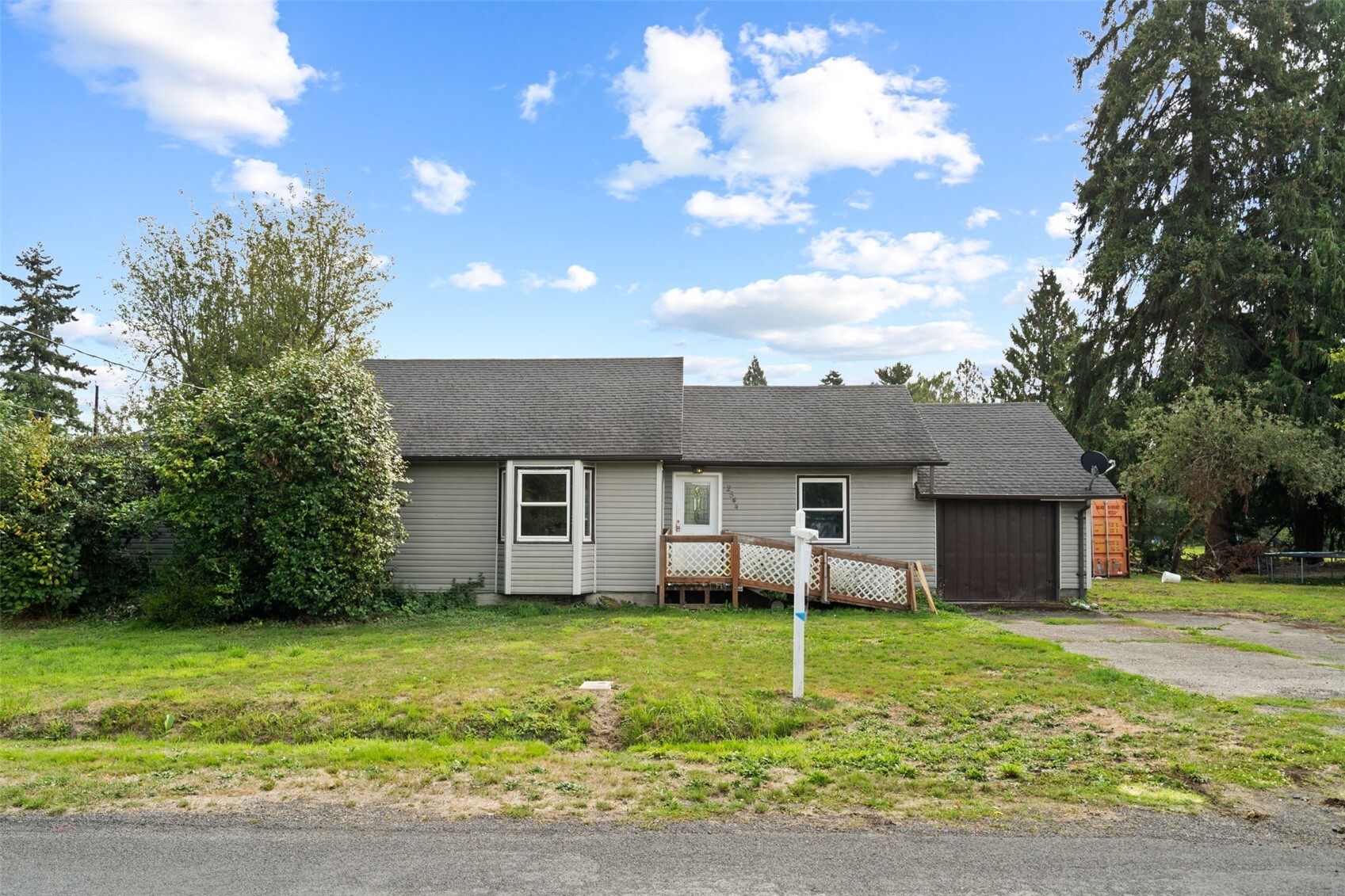 2544 34th Avenue Property Photo 1
