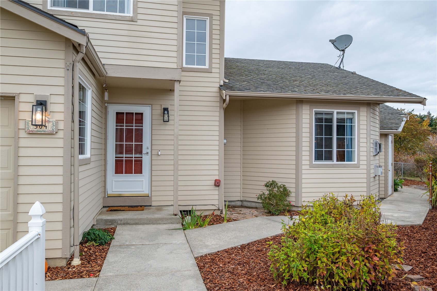 304 Nw Capstan Court Property Photo 2