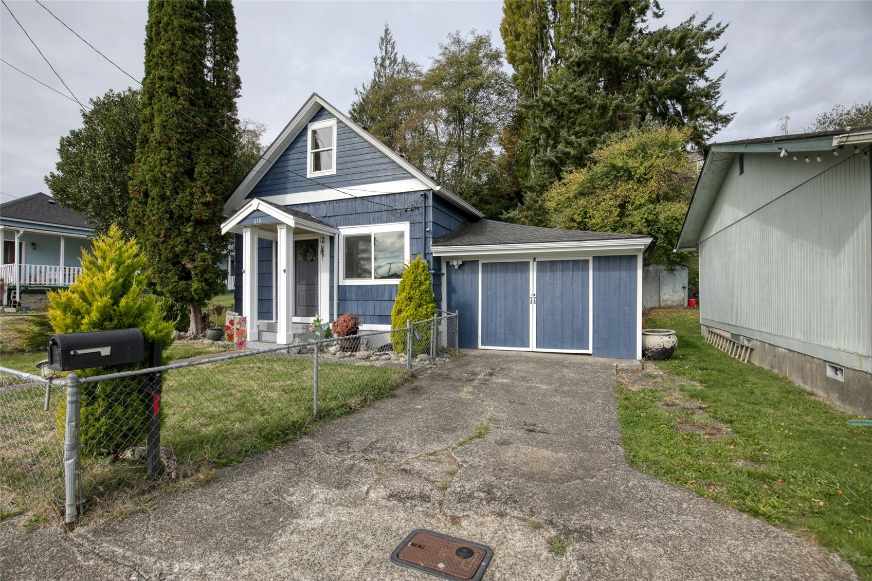 618 Randall Property Photo 2