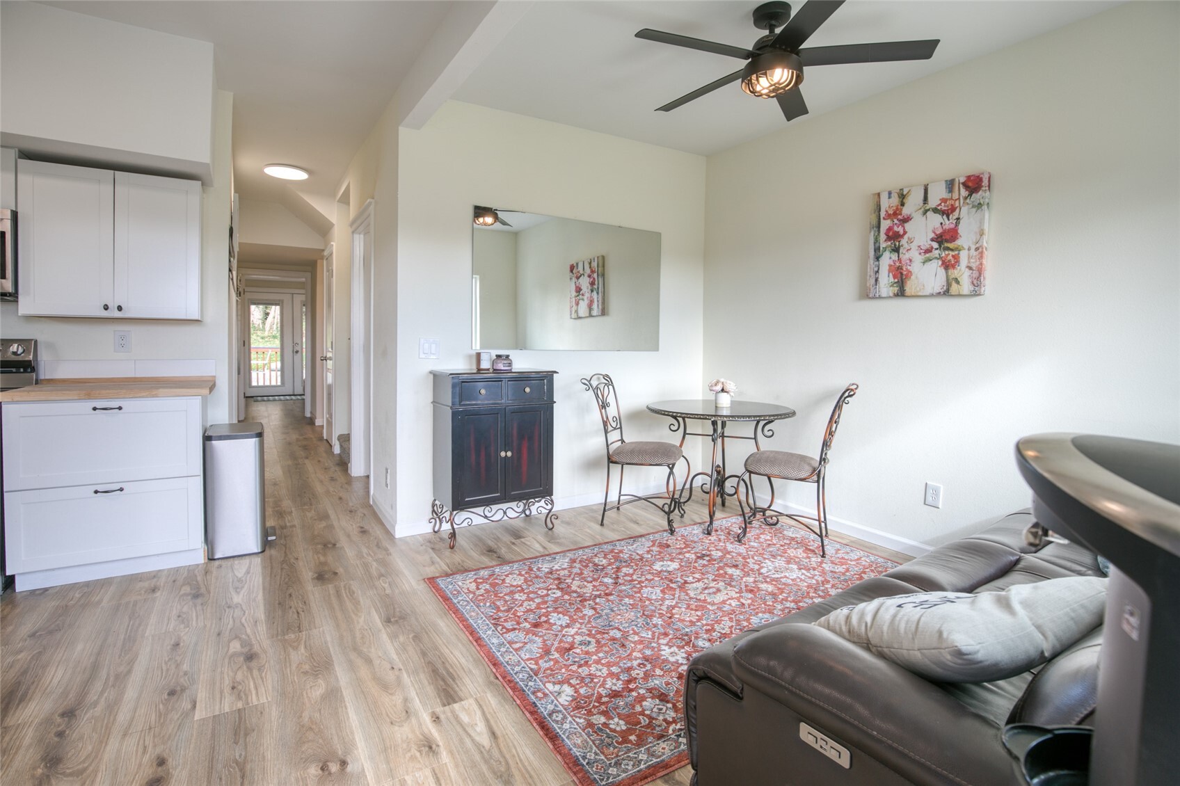 618 Randall Property Photo 4