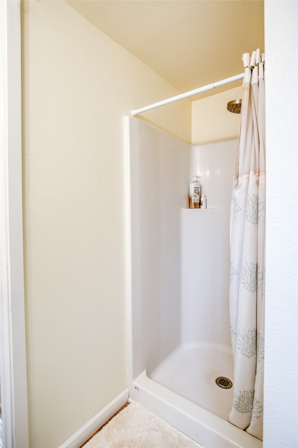 618 Randall Property Photo 17