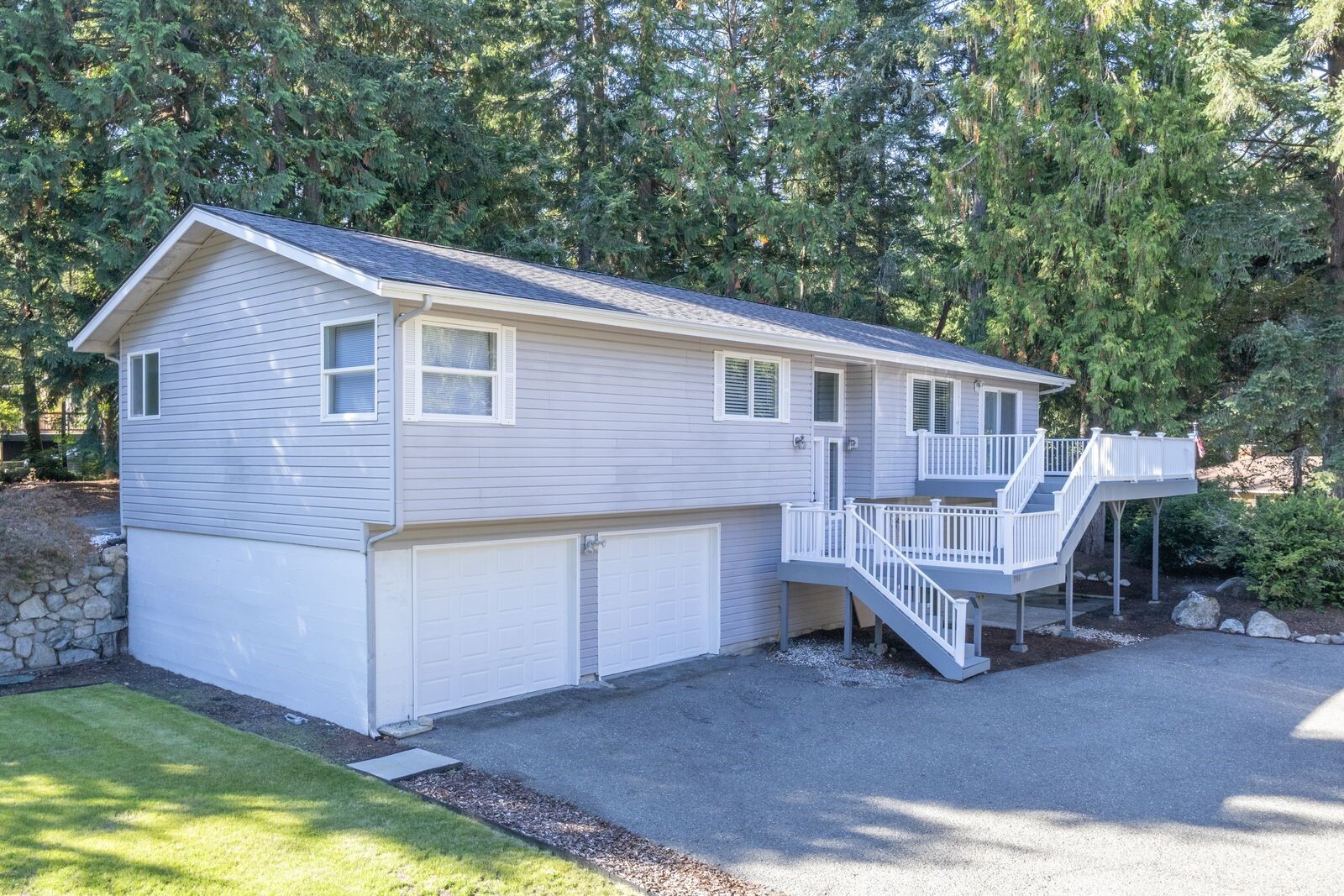 1900 Jackson Drive Property Photo 1