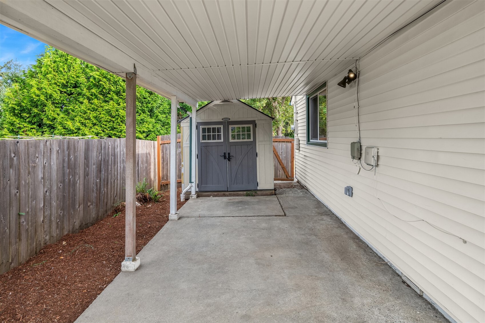 3010 S Andover Street Property Photo 5