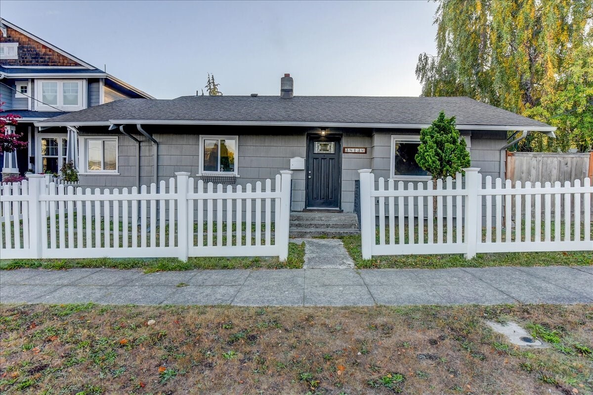 3813 N Mullen Street Property Photo 1