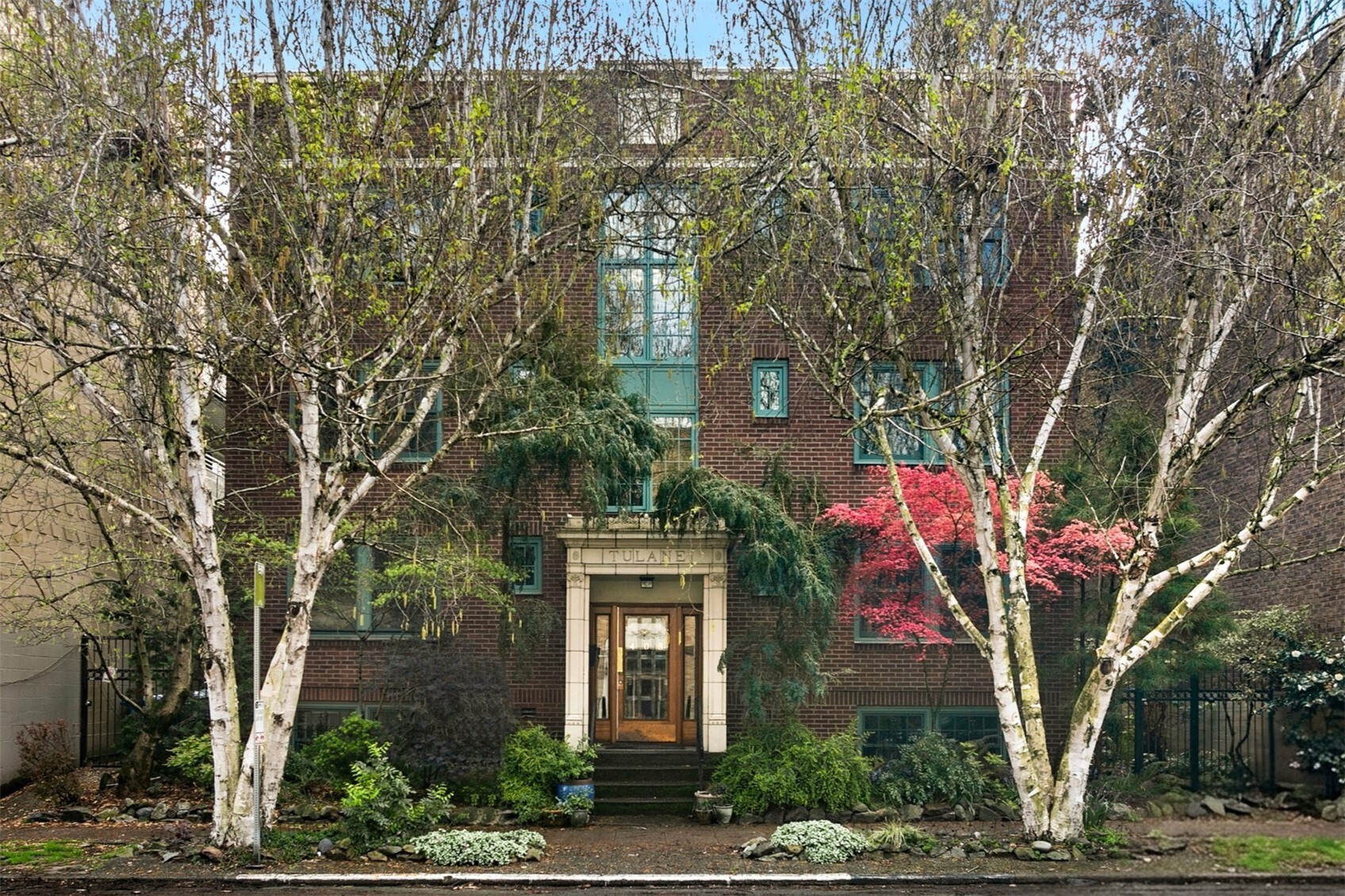 408 Bellevue Avenue 302 Property Photo 1