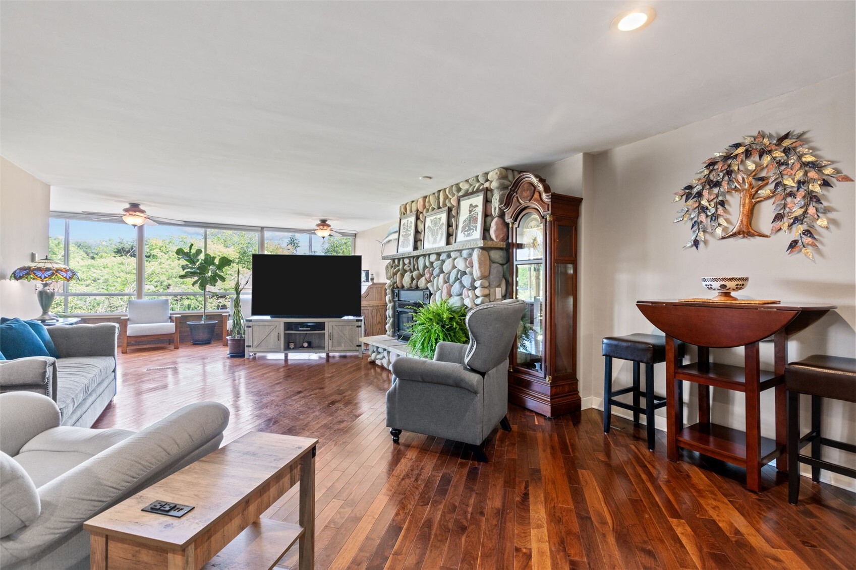 10903 Glen Acres Drive B Property Photo 1