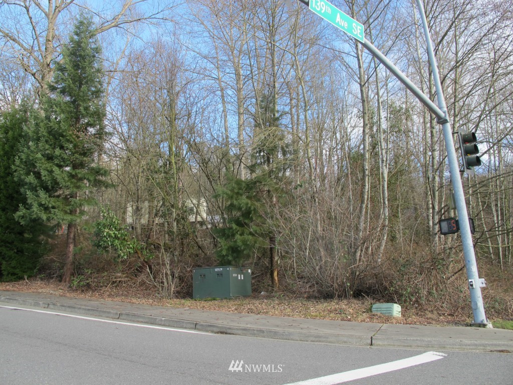 2457 Kamber Road Property Photo 6
