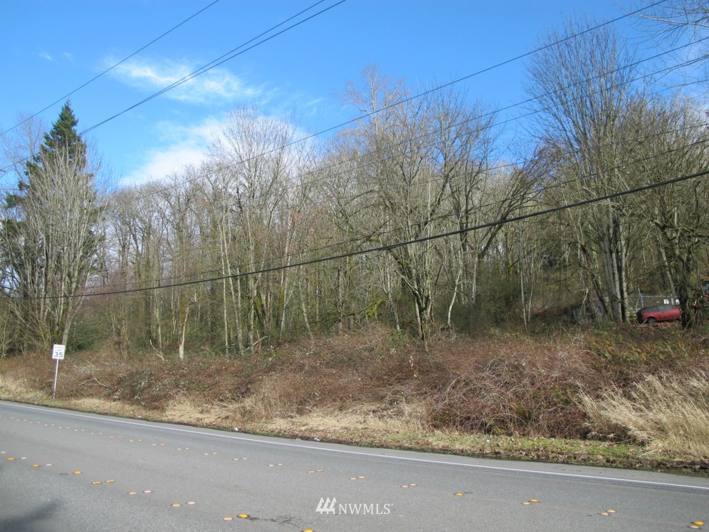 2457 Kamber Road Property Photo 9