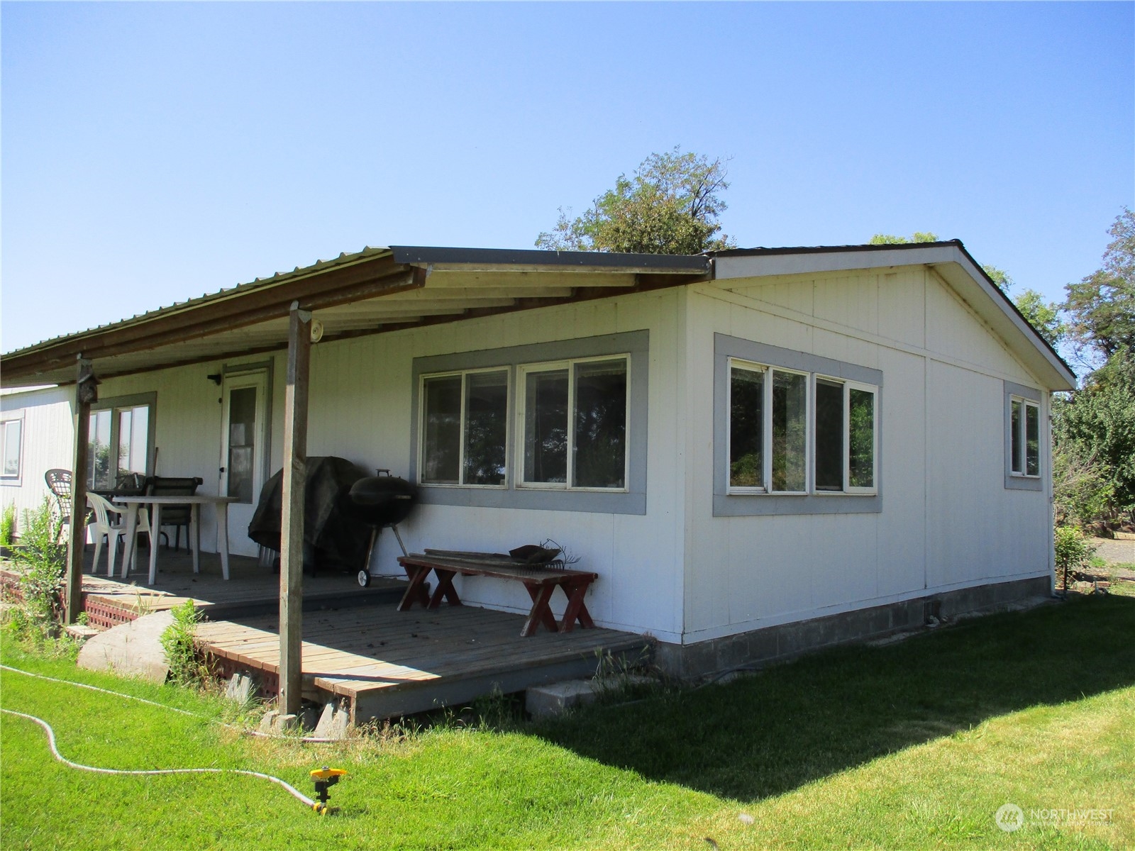 1354 N Newport Drive Property Photo 2