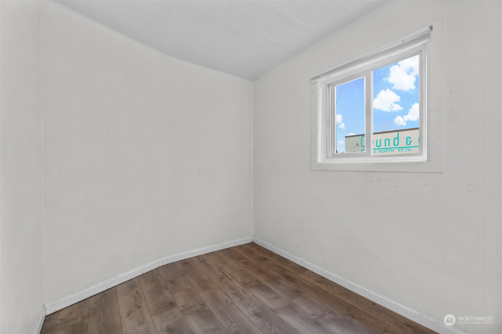9632 Aurora Ave Property Photo 15
