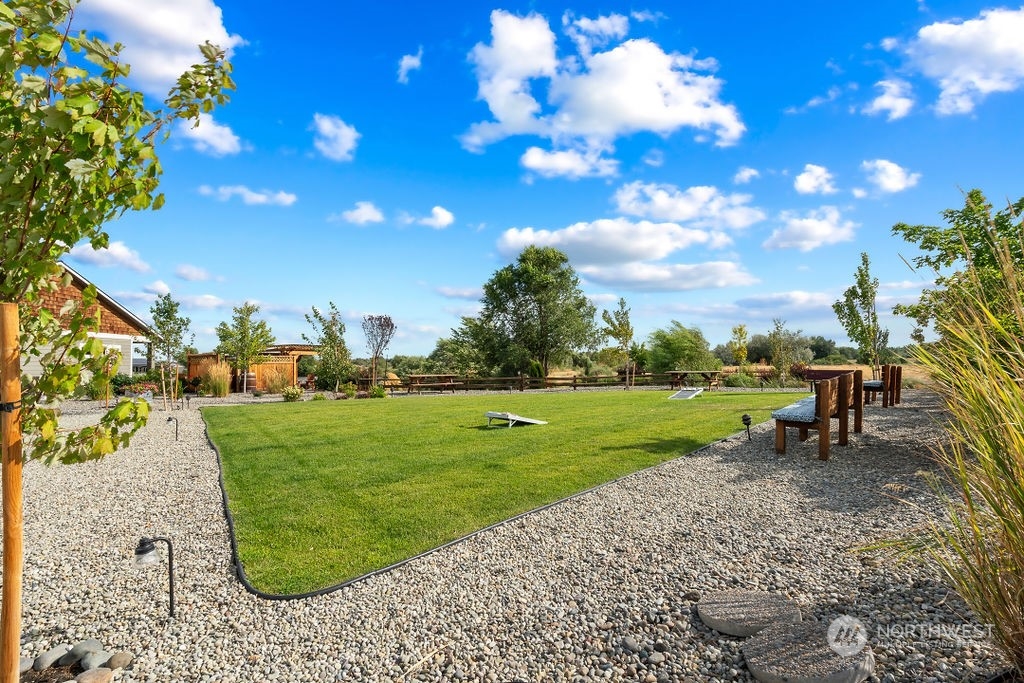701 Fountain Boulevard Property Photo 8
