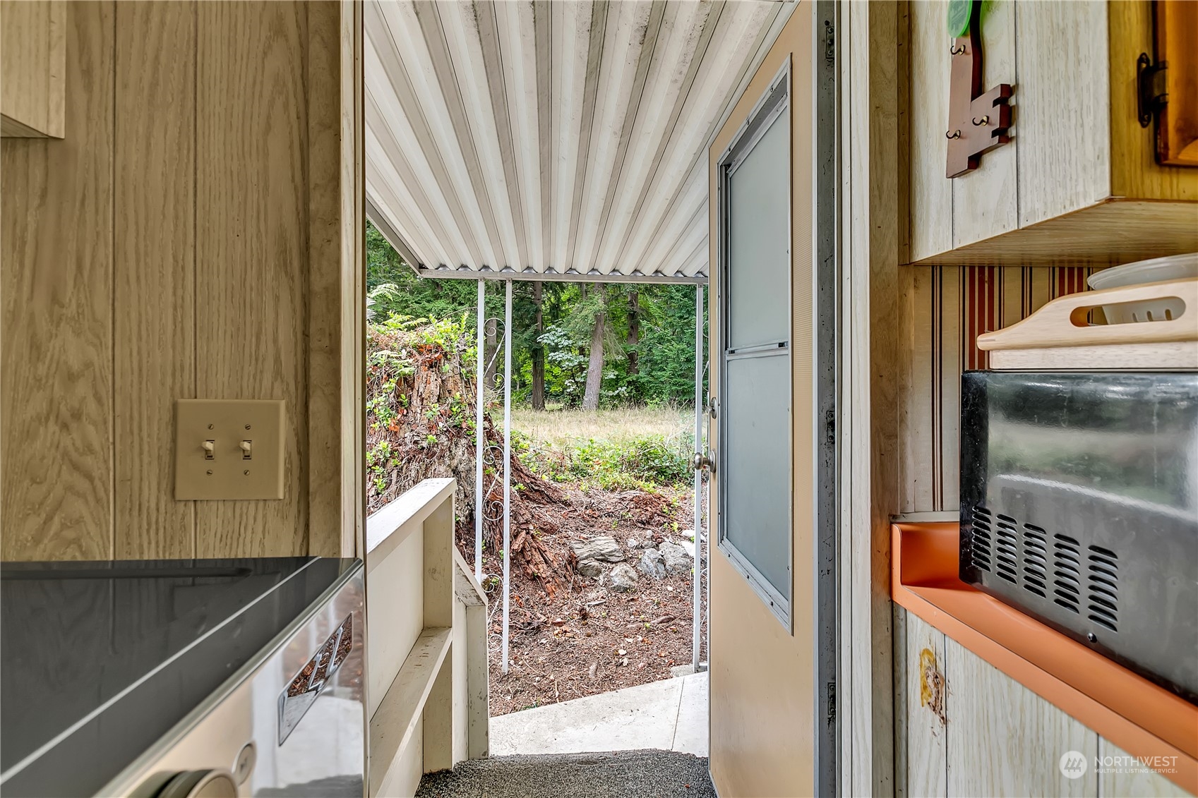 11503 155 Avenue Property Photo 16