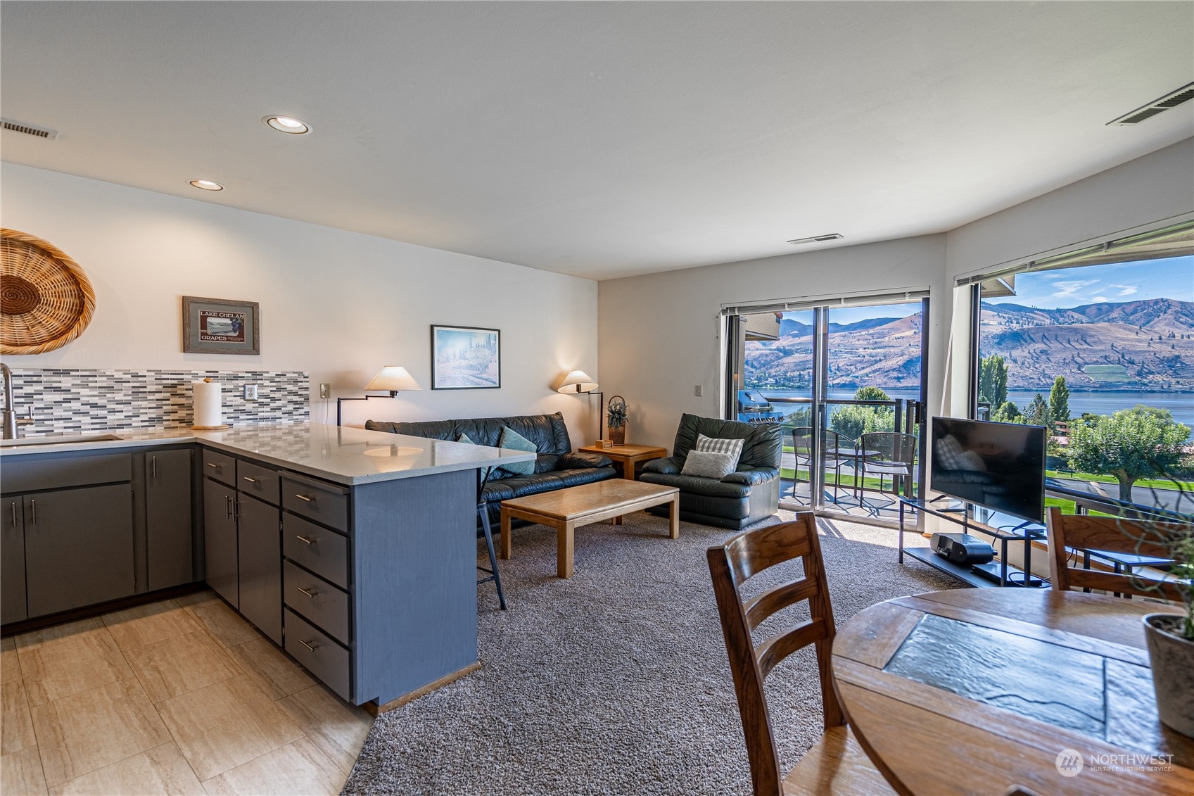 100 Lake Chelan Shores Dr Bldg 16 Drive 7&8 Property Photo 12