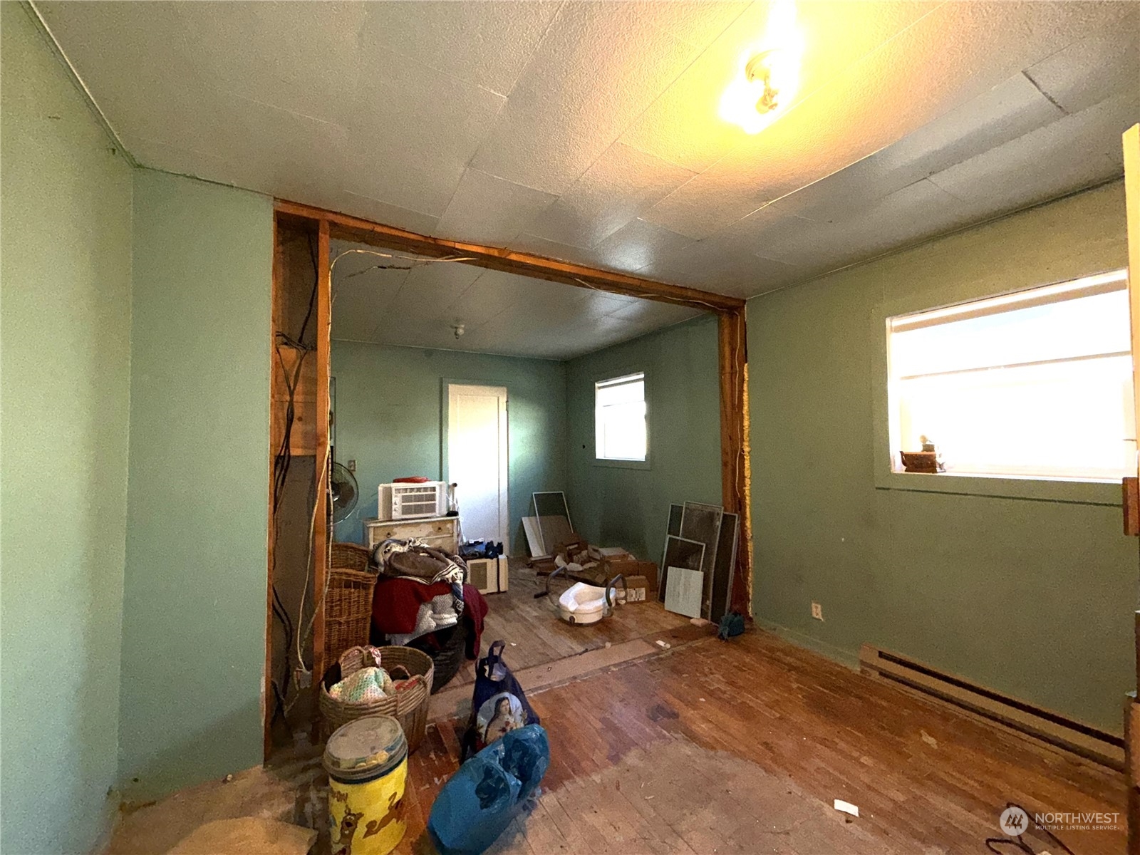 230 E 8th Street Property Photo 8