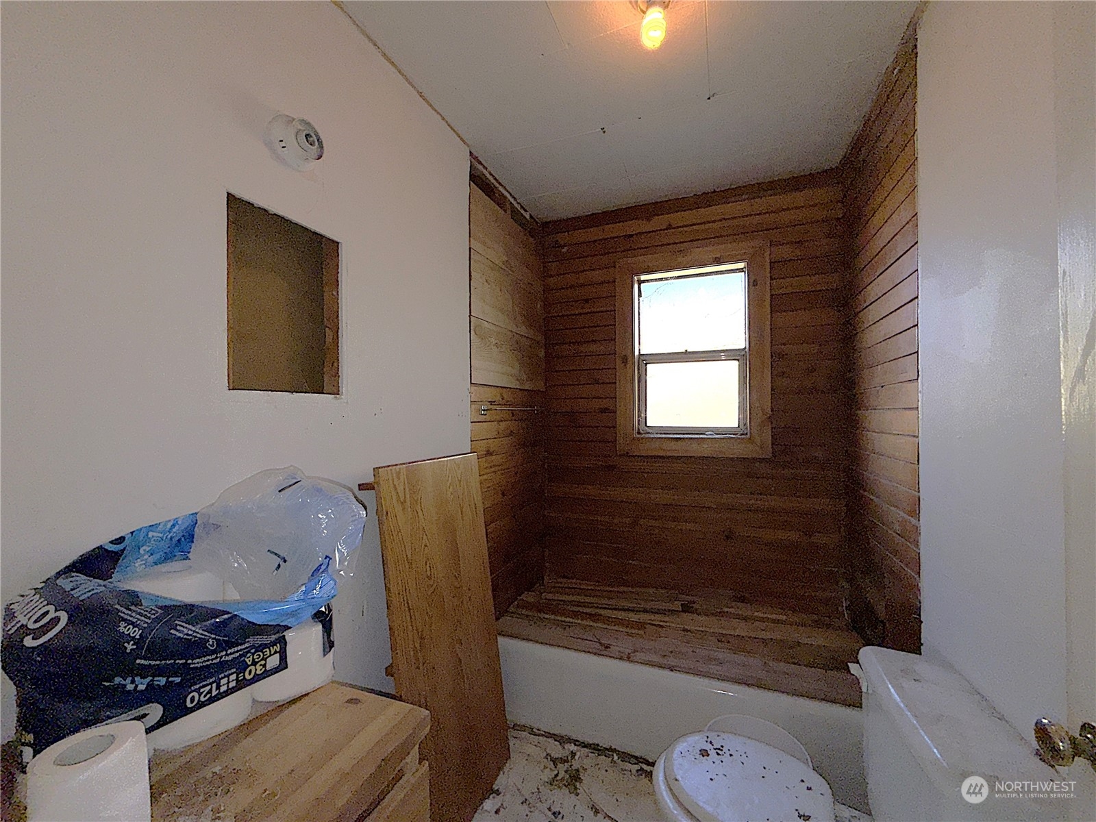 230 E 8th Street Property Photo 9