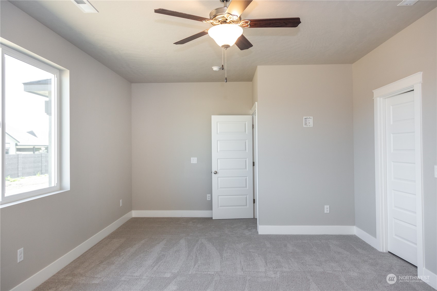 1107 E Cascade Street Property Photo 9