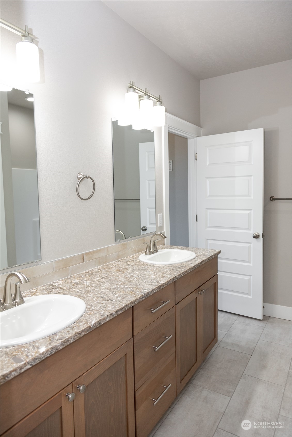 1102 E Cascade Street Property Photo 15