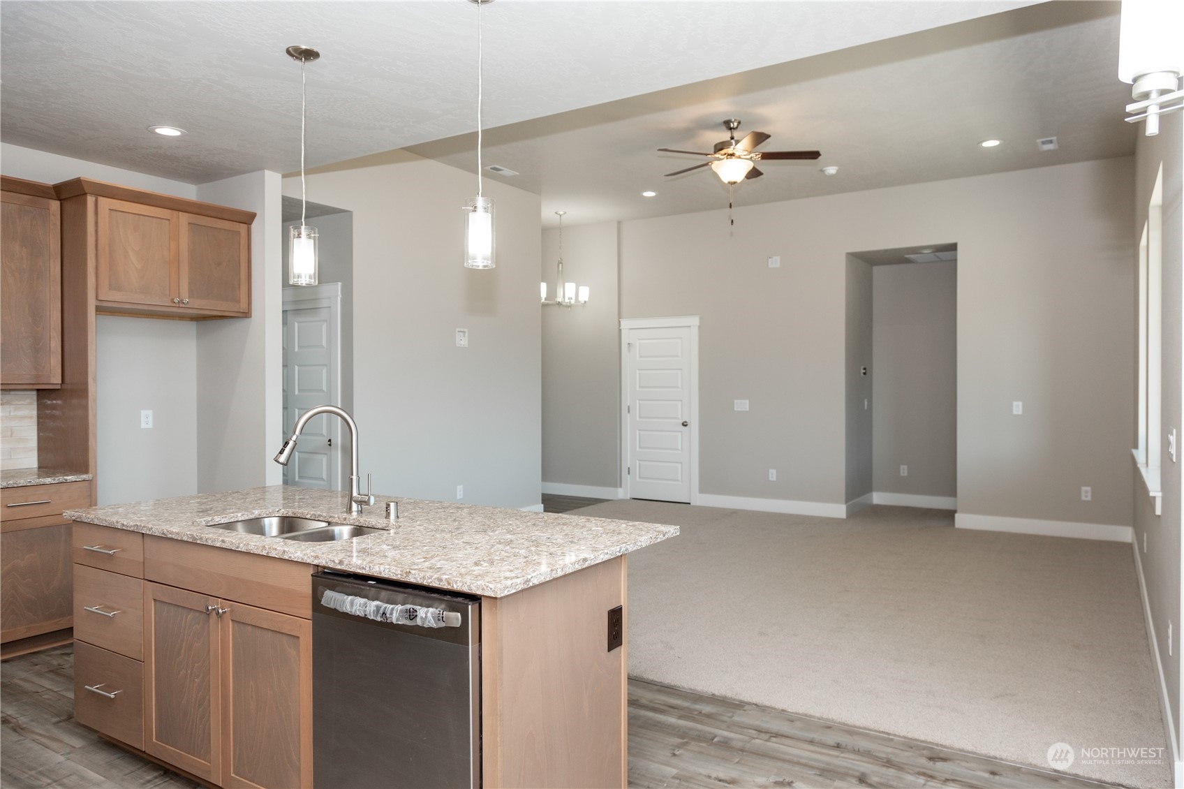1102 E Cascade Street Property Photo 32