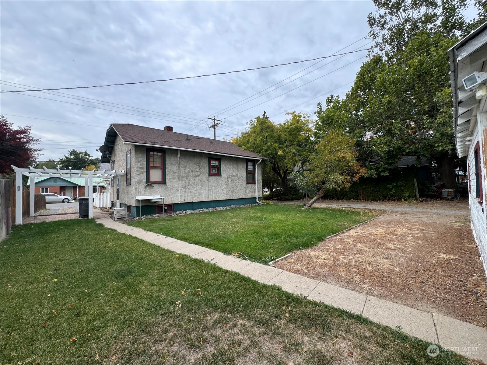 1011 14th Avenue Property Photo 2