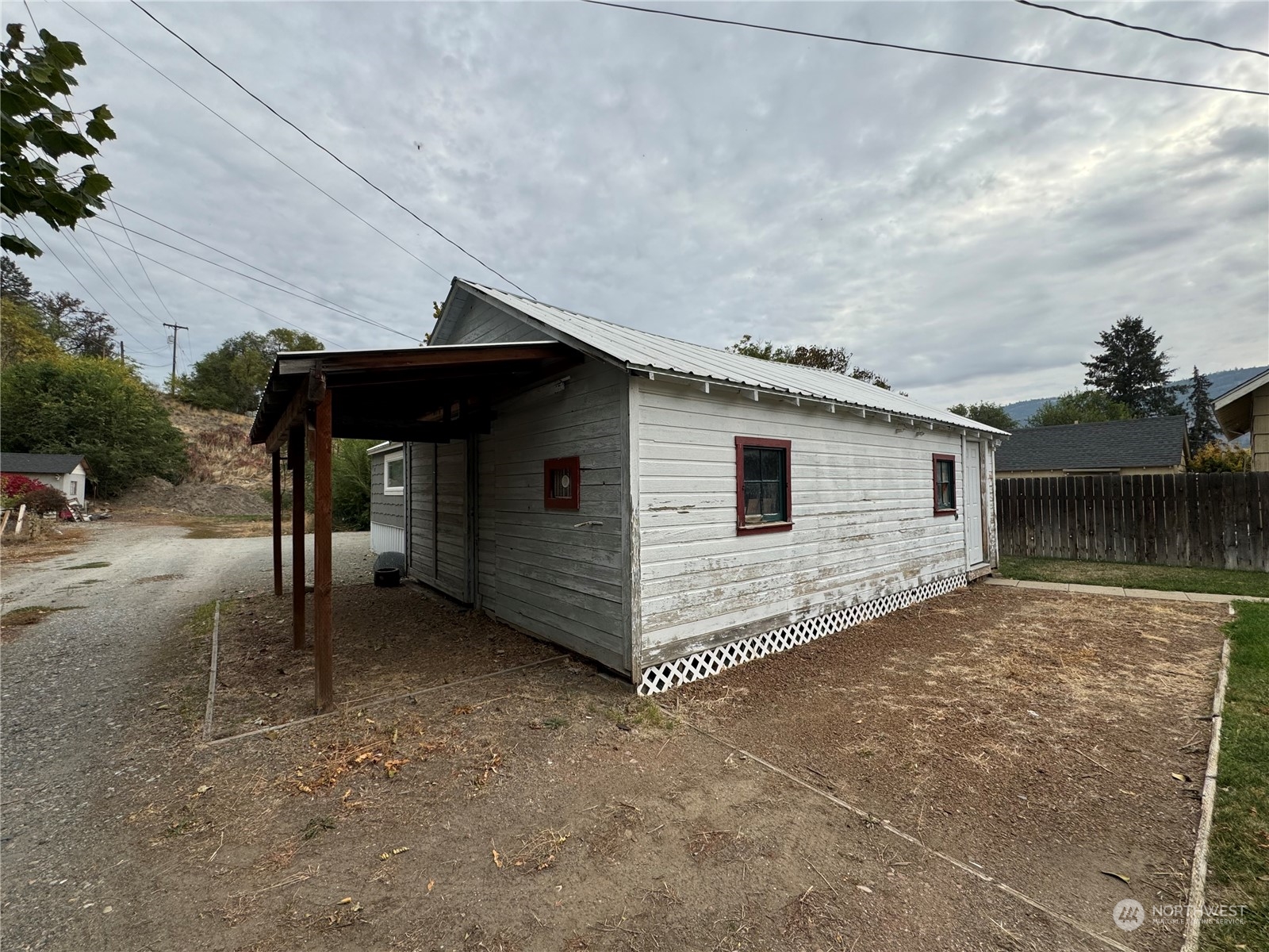 1011 14th Avenue Property Photo 5