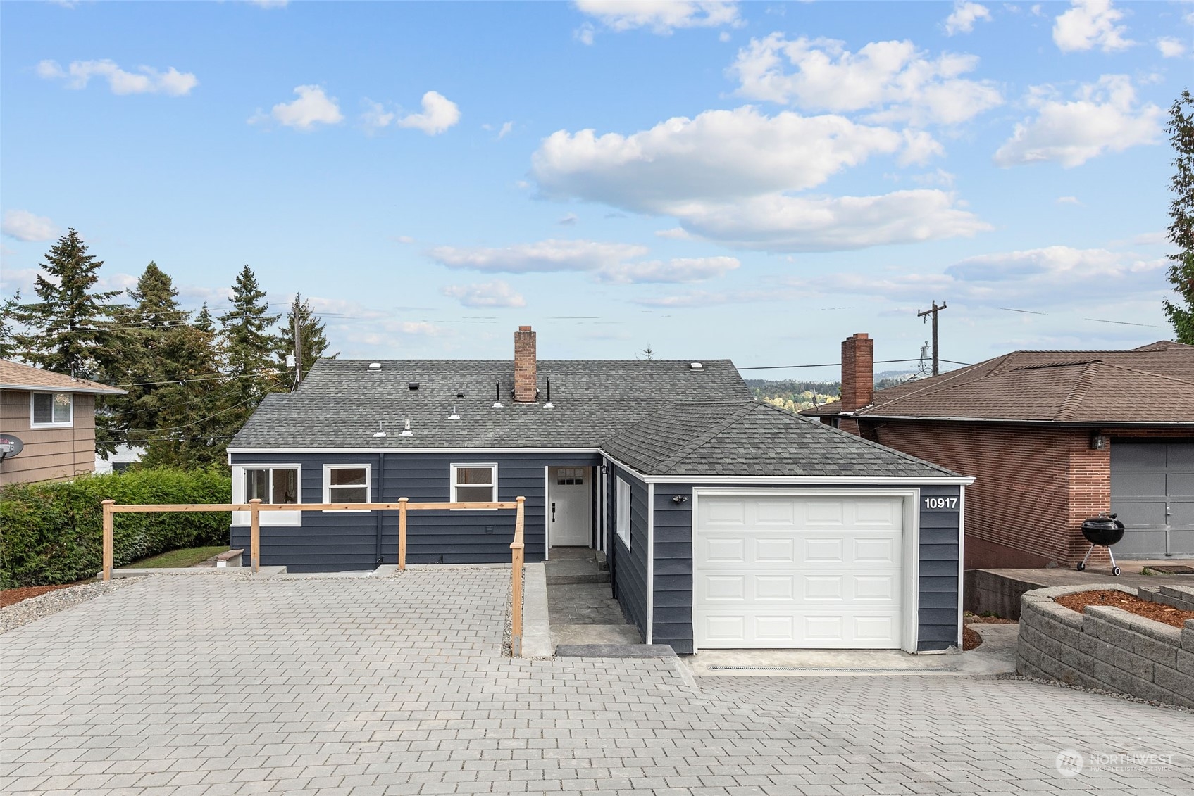10917 Rainier Avenue Property Photo 2