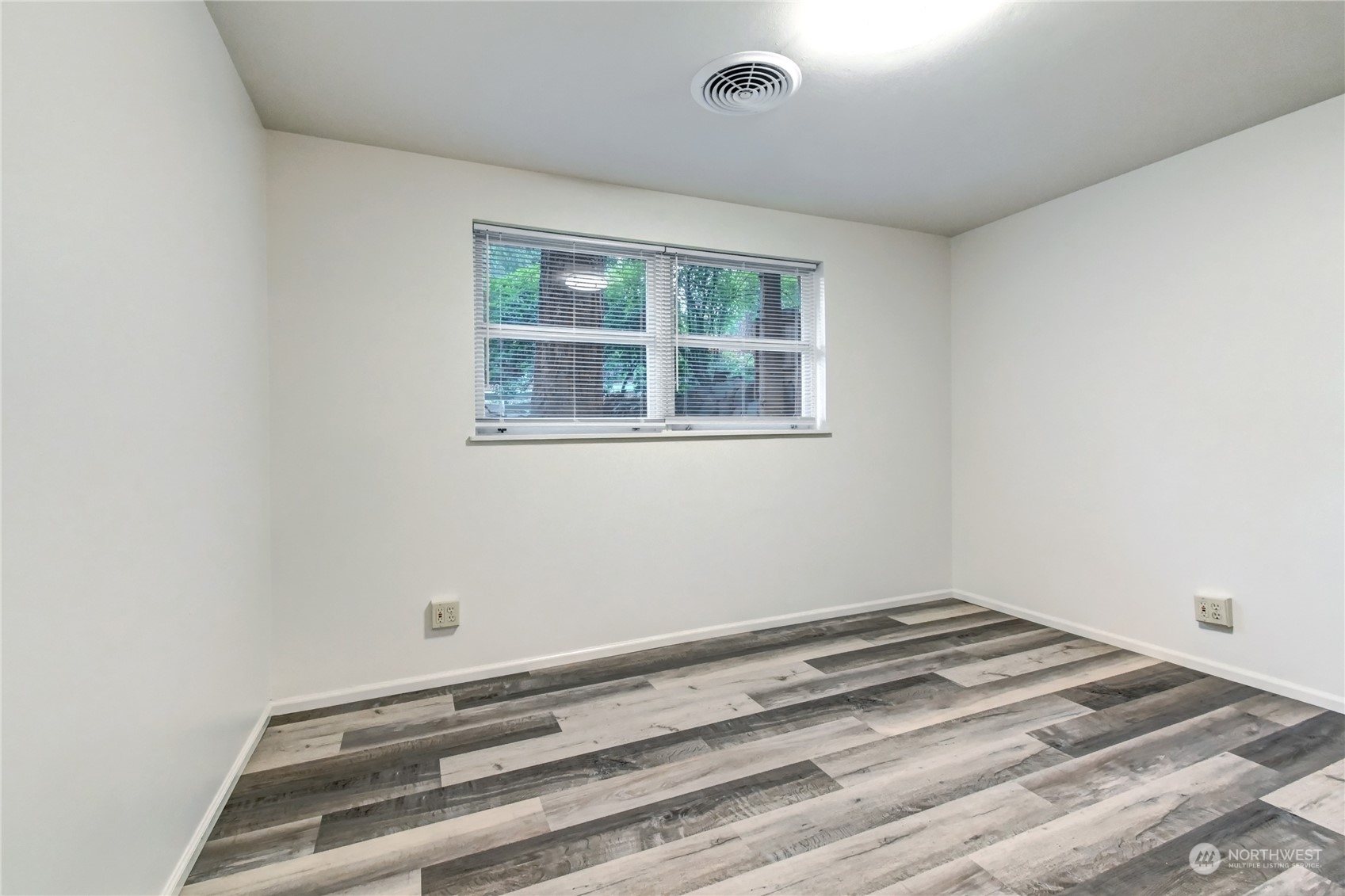 18222 30th Avenue Property Photo 16