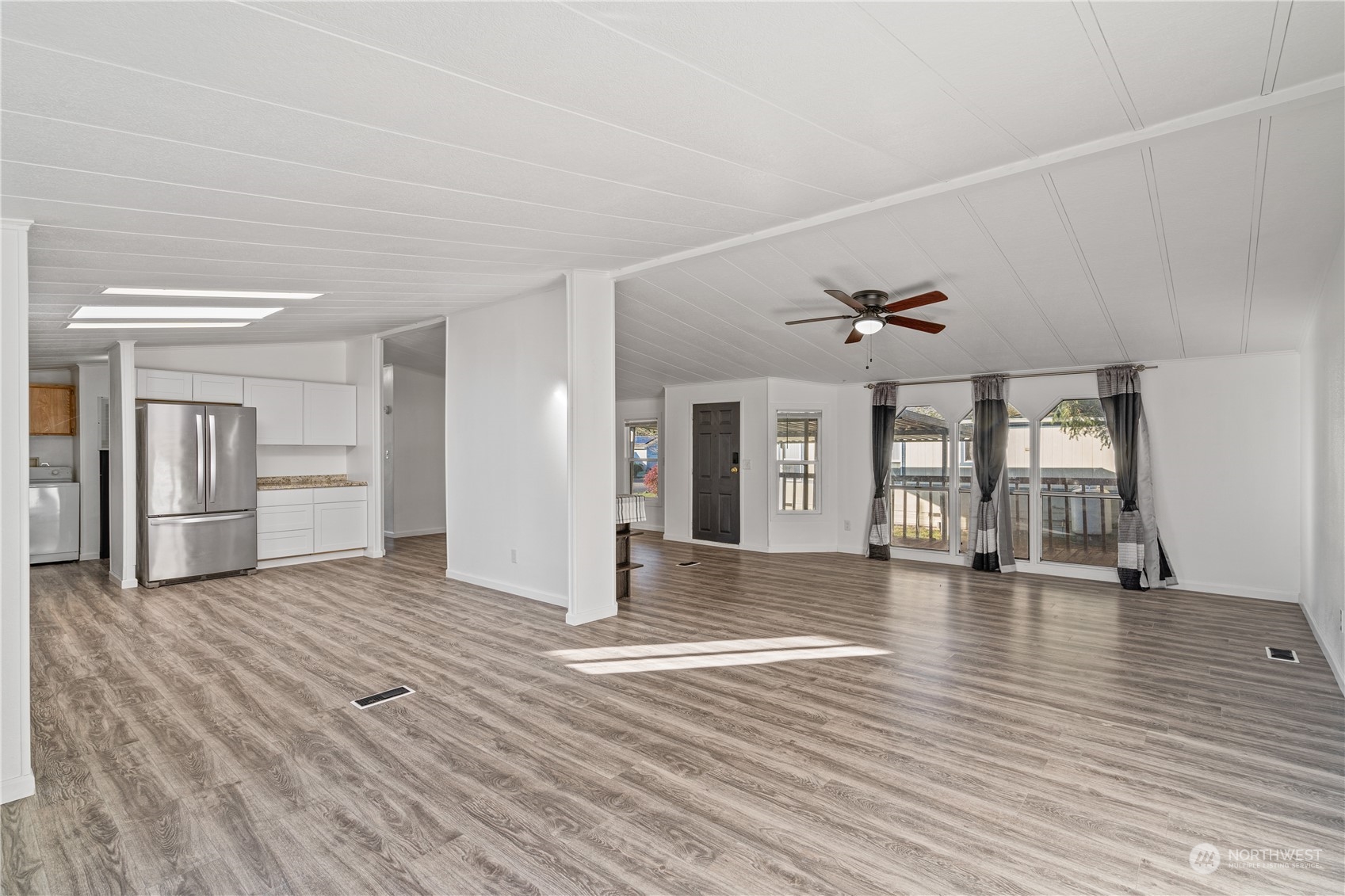 1072 Lincoln Avenue Property Photo 10