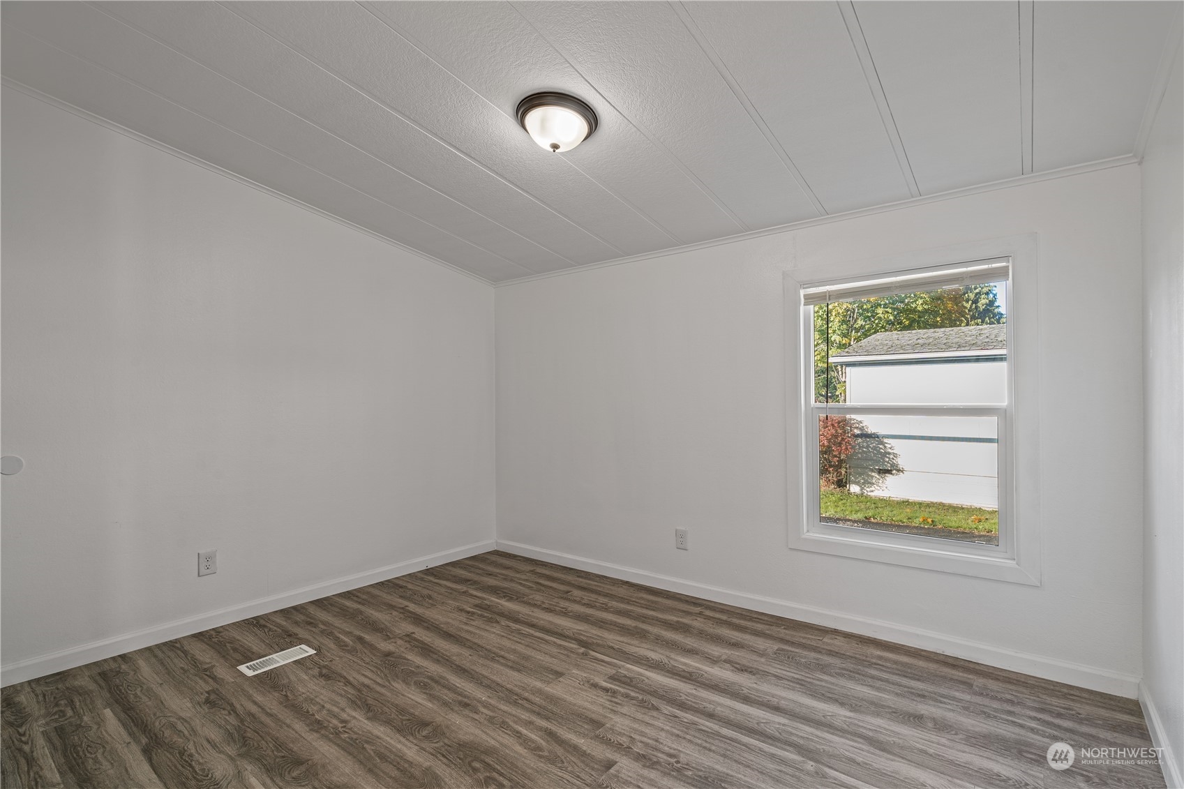 1072 Lincoln Avenue Property Photo 22