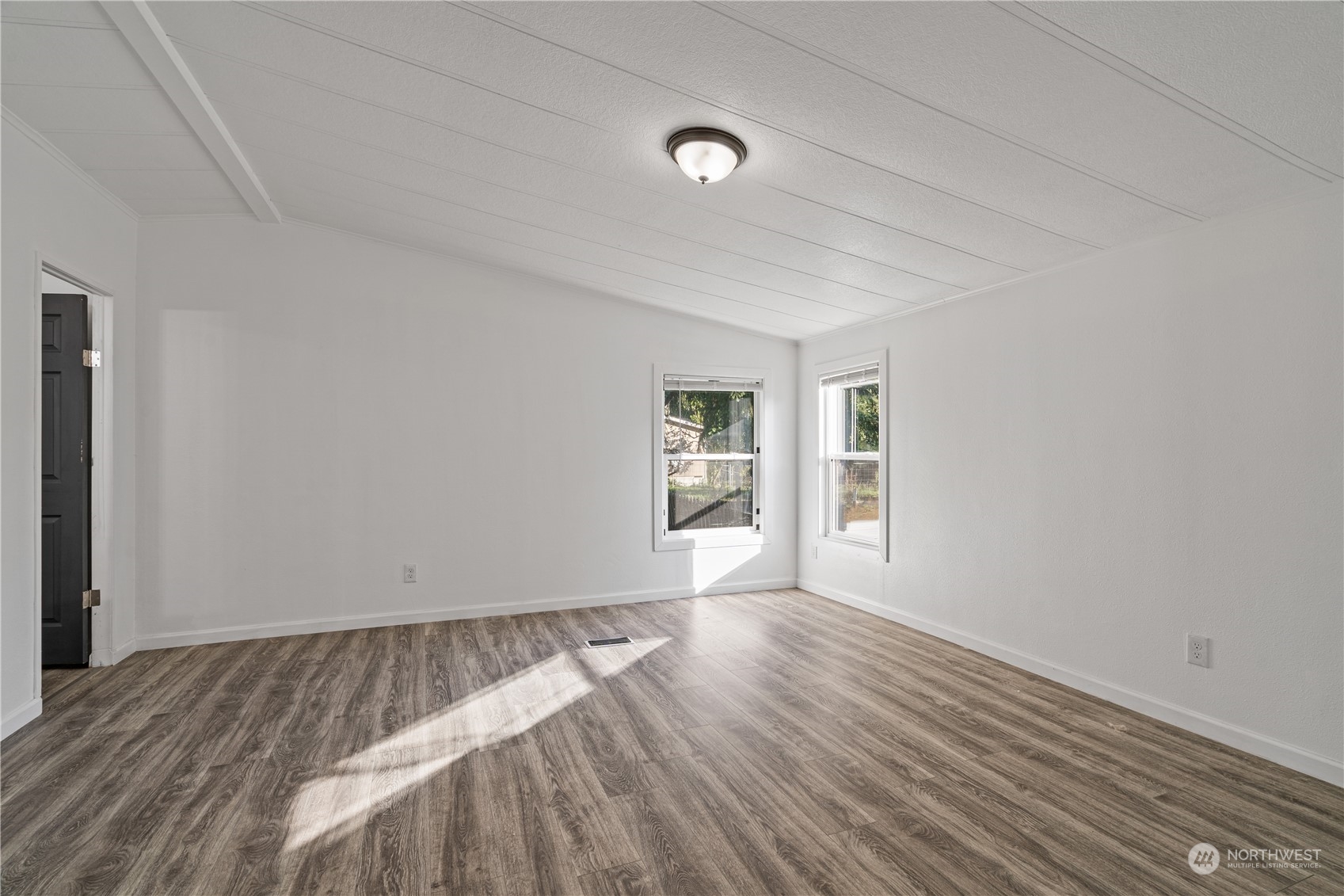 1072 Lincoln Avenue Property Photo 25