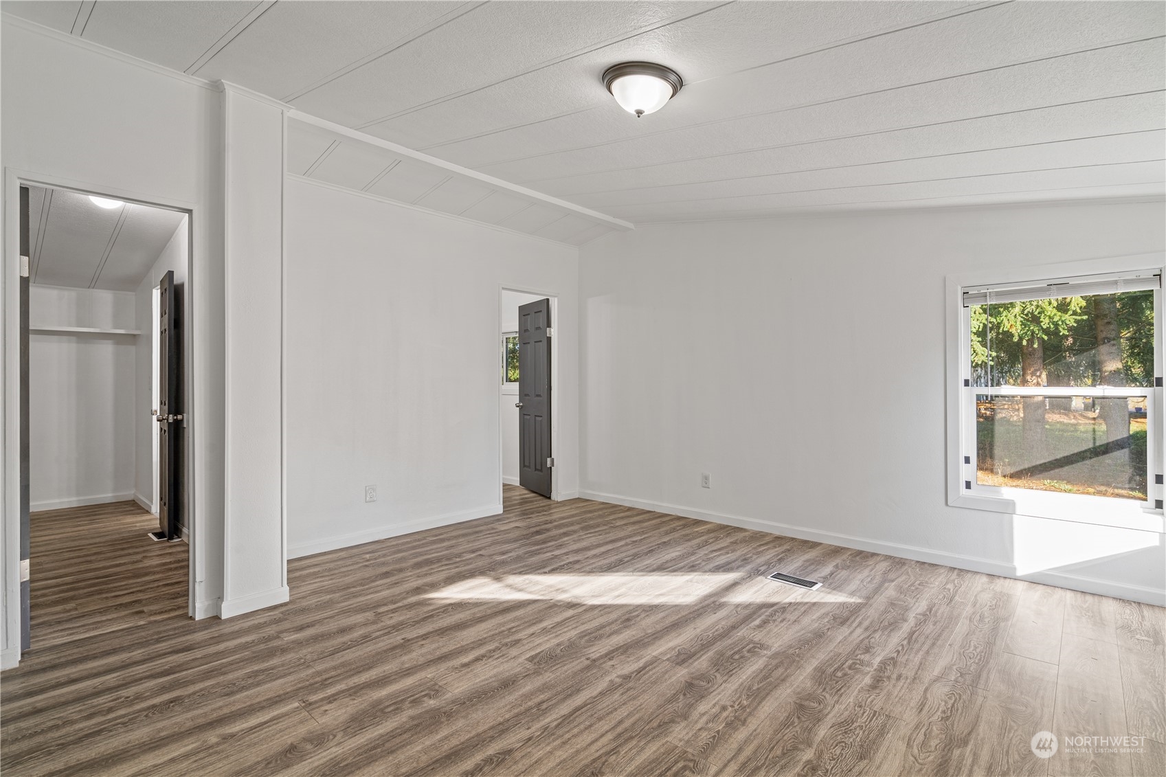 1072 Lincoln Avenue Property Photo 26