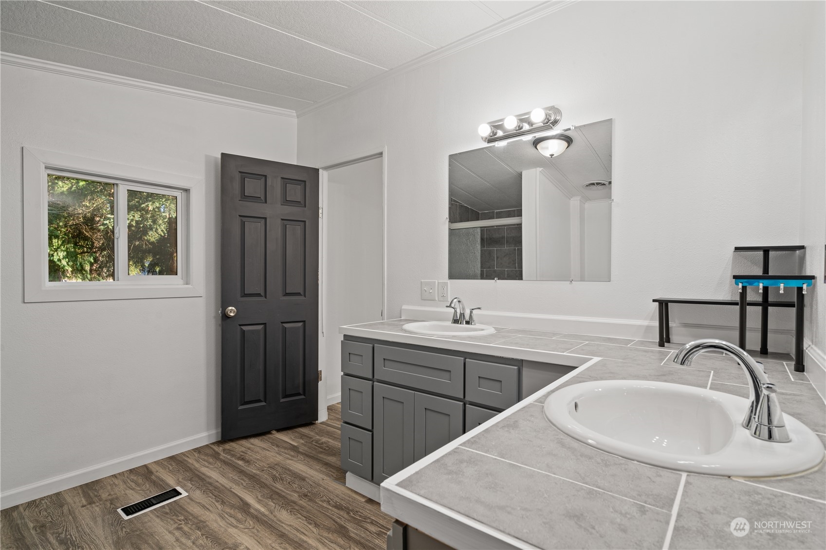1072 Lincoln Avenue Property Photo 30