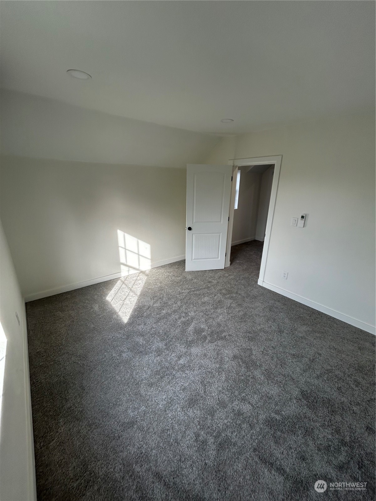 2050 Roosevelt Avenue Property Photo 6