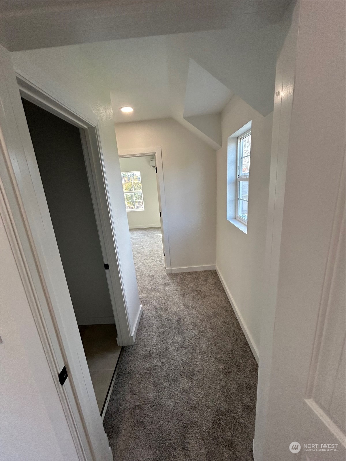 2050 Roosevelt Avenue Property Photo 12