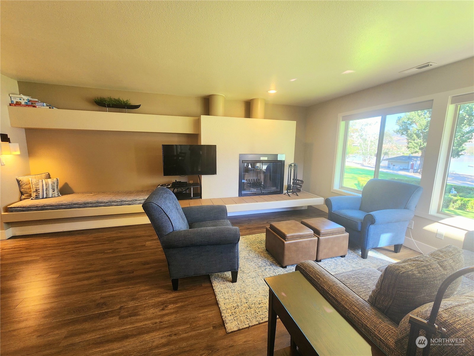 1 Beach 549-i Property Photo 8