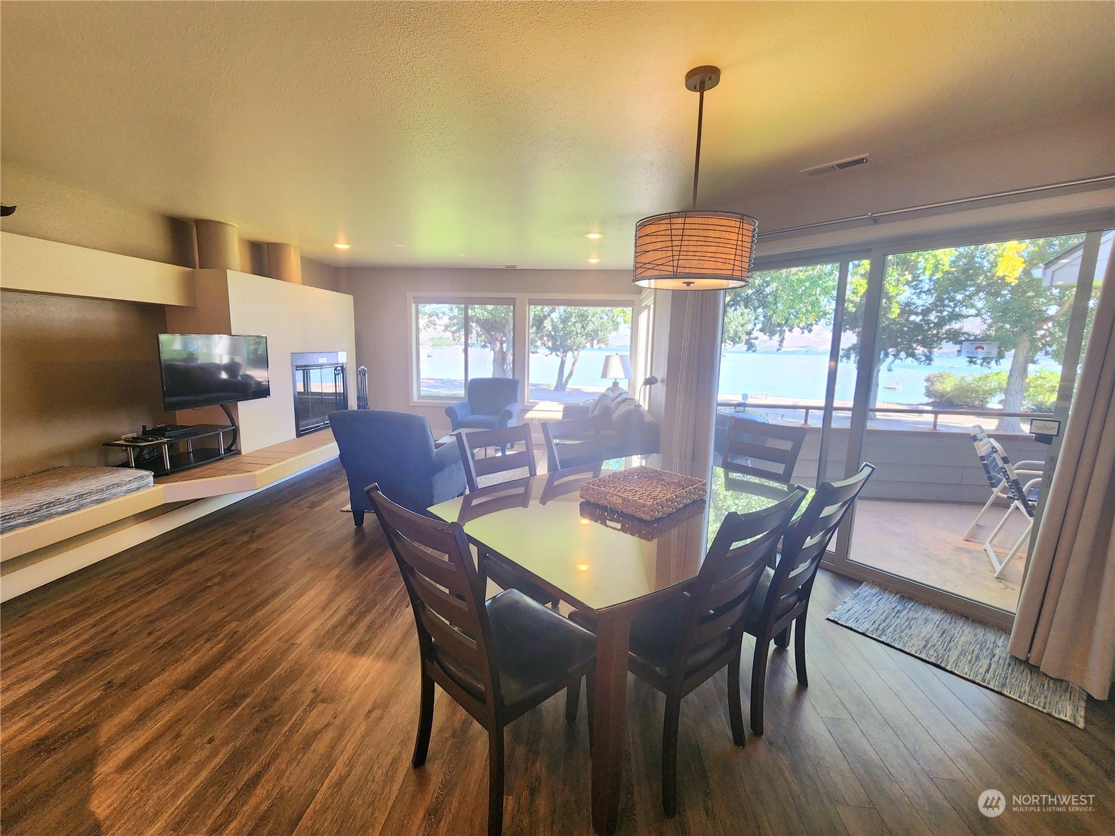 1 Beach 549-i Property Photo 9