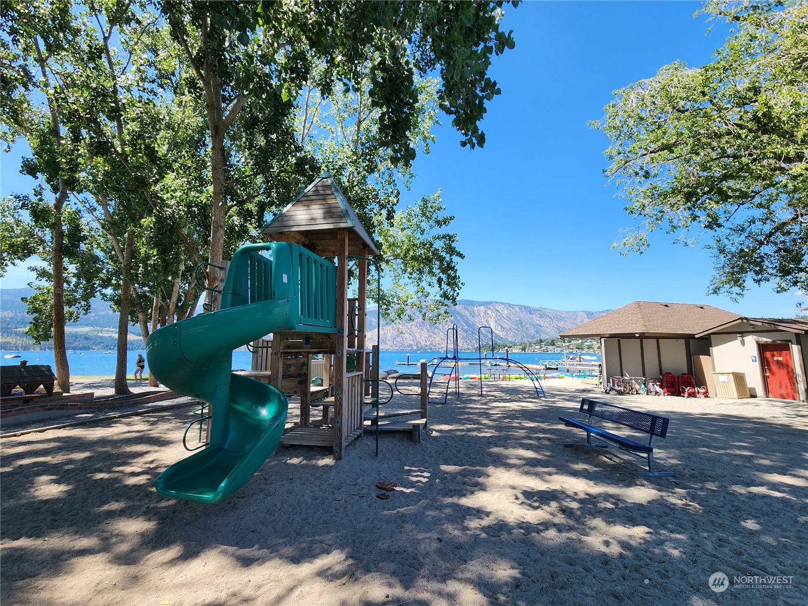 1 Beach 549-i Property Photo 32