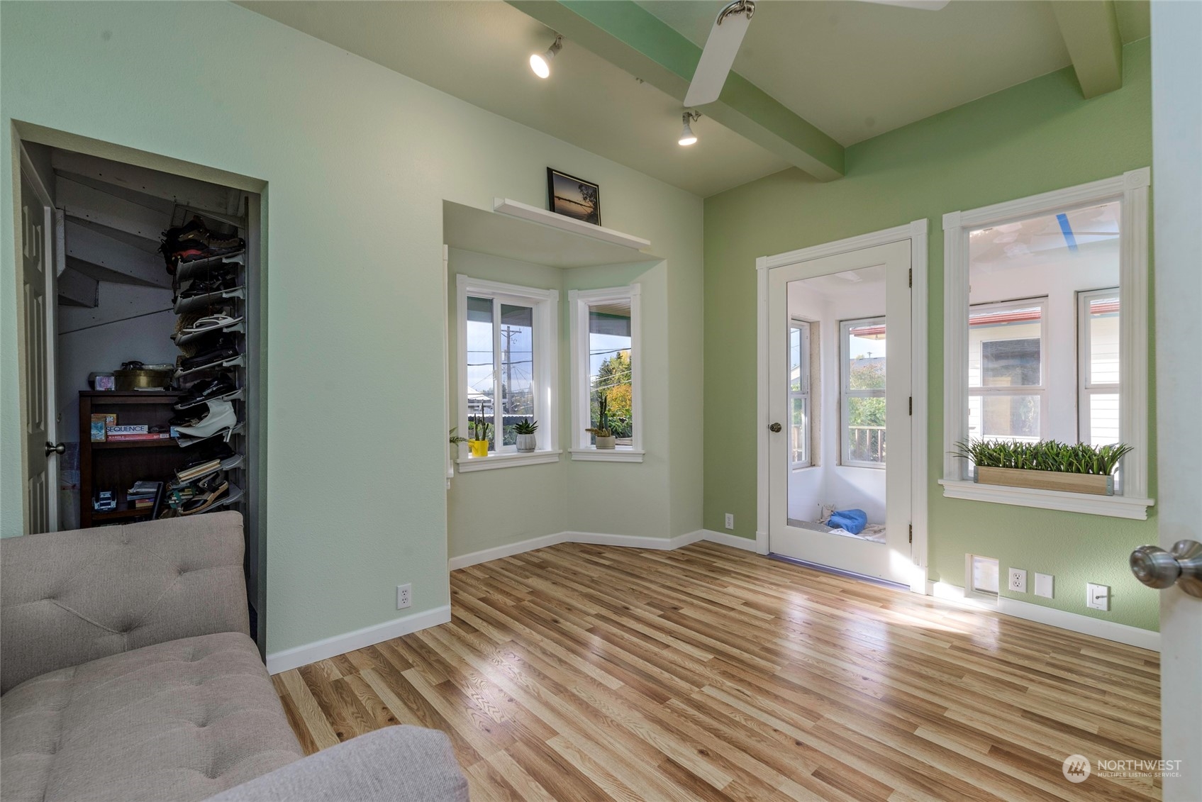 2540 S I Street Property Photo 11