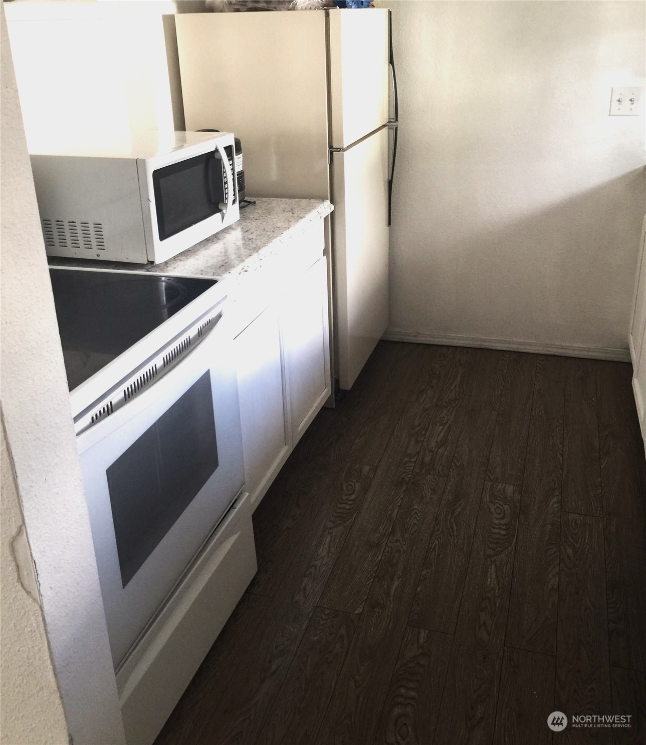 29003 28th Place Property Photo 3