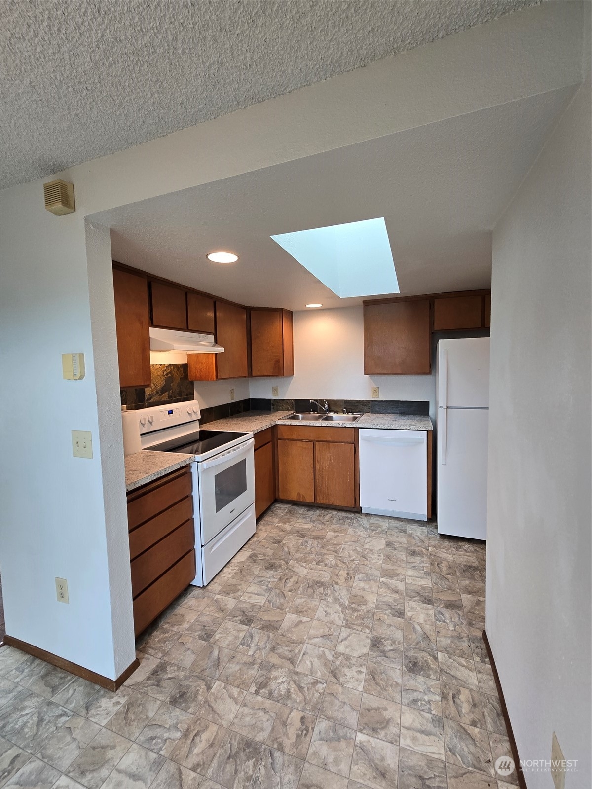 4302 S Junett Street Property Photo 6