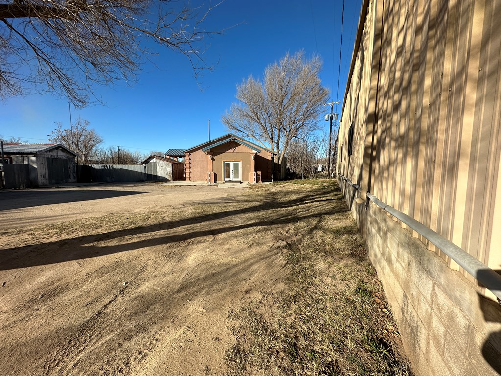 7303 N County Road West Property Photo 9