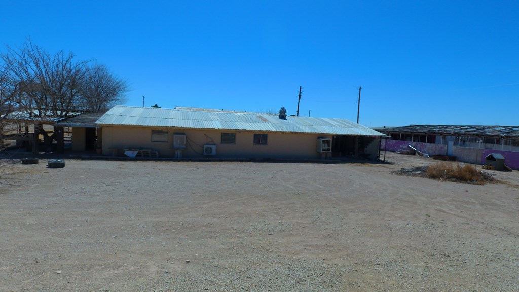 1103 N Hwy 385 Property Photo 2