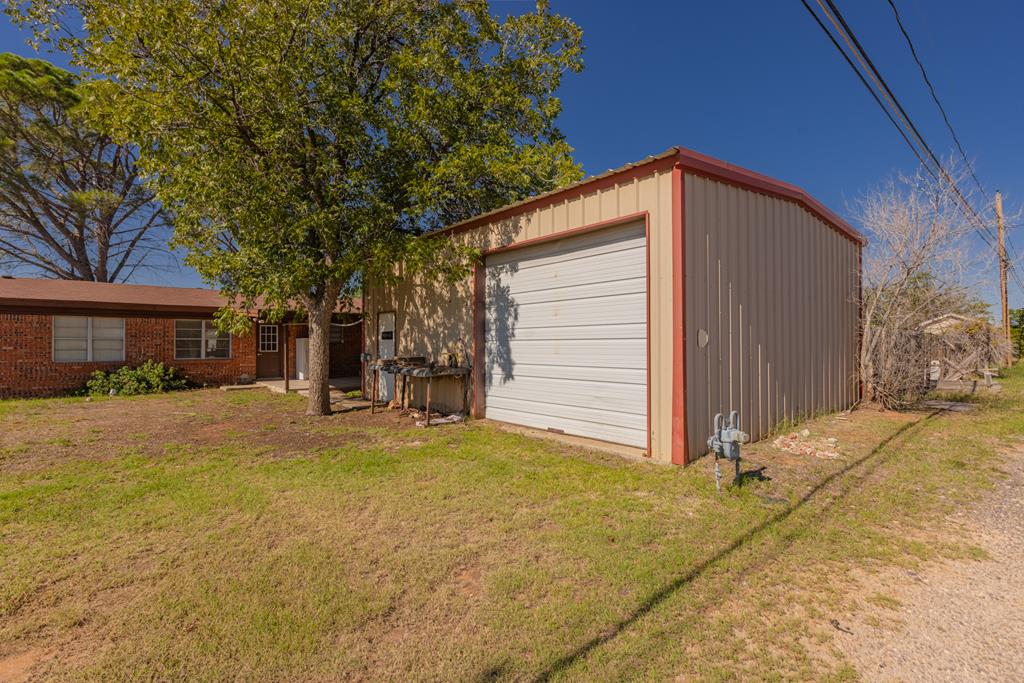 4320 Delwood Ave Property Photo 23