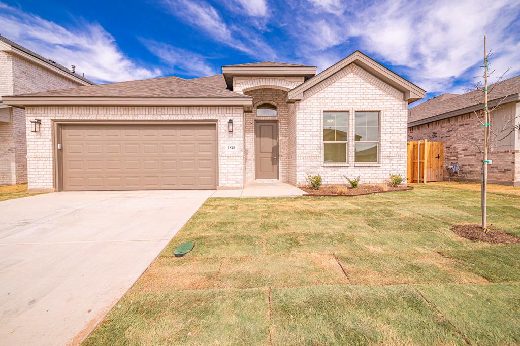 1825 Twin Falls Dr Property Photo 1