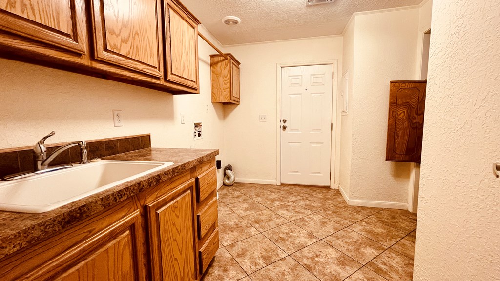 1613 W San Antonio St Property Photo 33