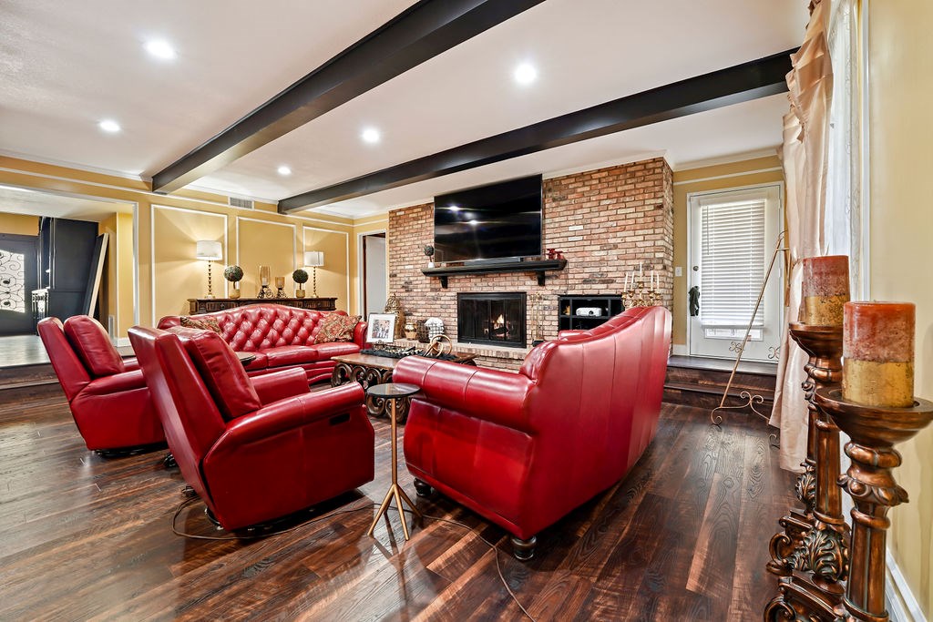 2211 Oaklawn Dr. Property Photo 5