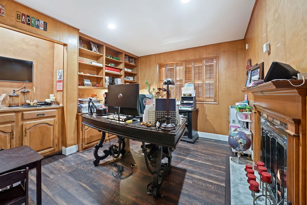 2211 Oaklawn Dr. Property Photo 12