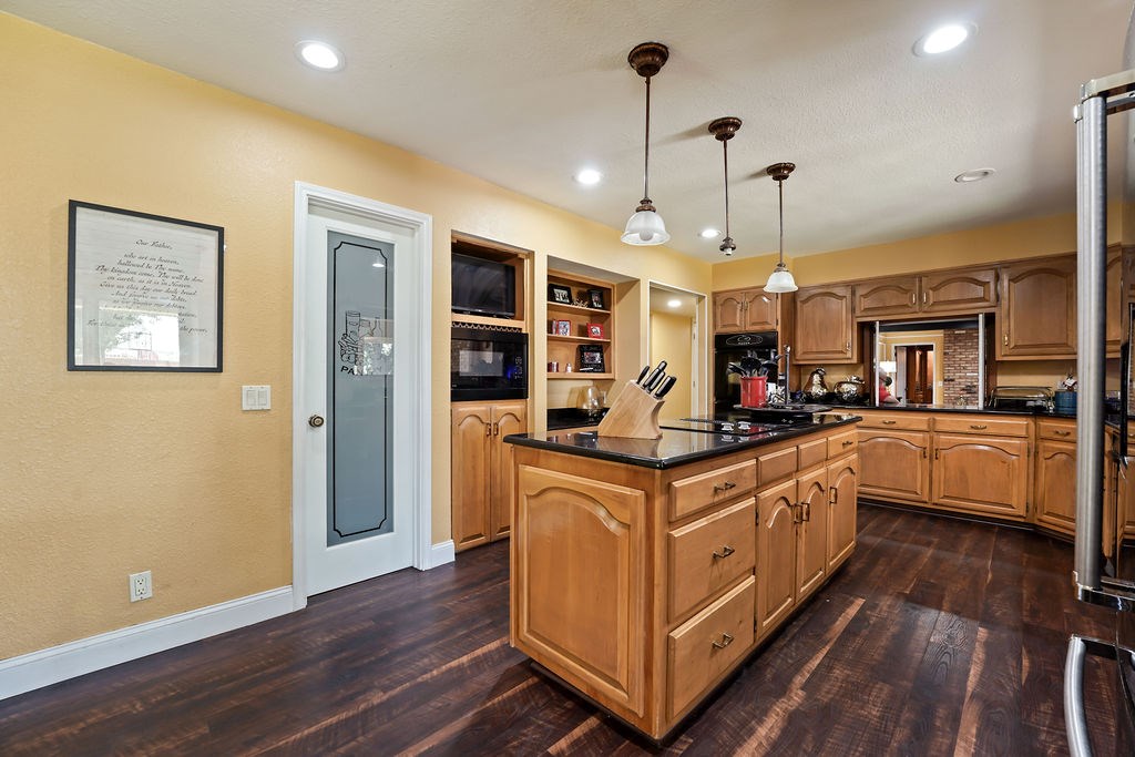 2211 Oaklawn Dr. Property Photo 23